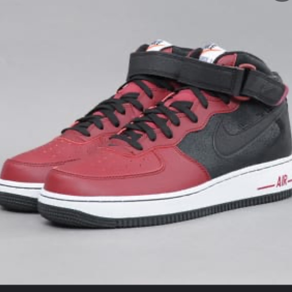 Nike Air Force 1 Mid ‘07 Size USY5.5 (~US7) EUC